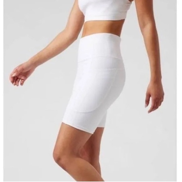 Athleta Small Ultimate Stash ll 7” Short - Picture 8 of 9